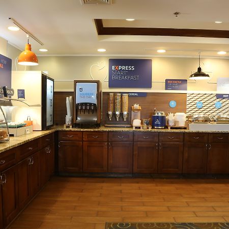 Holiday Inn Express Hotel & Suites Cleveland - Ms By Ihg Ngoại thất bức ảnh