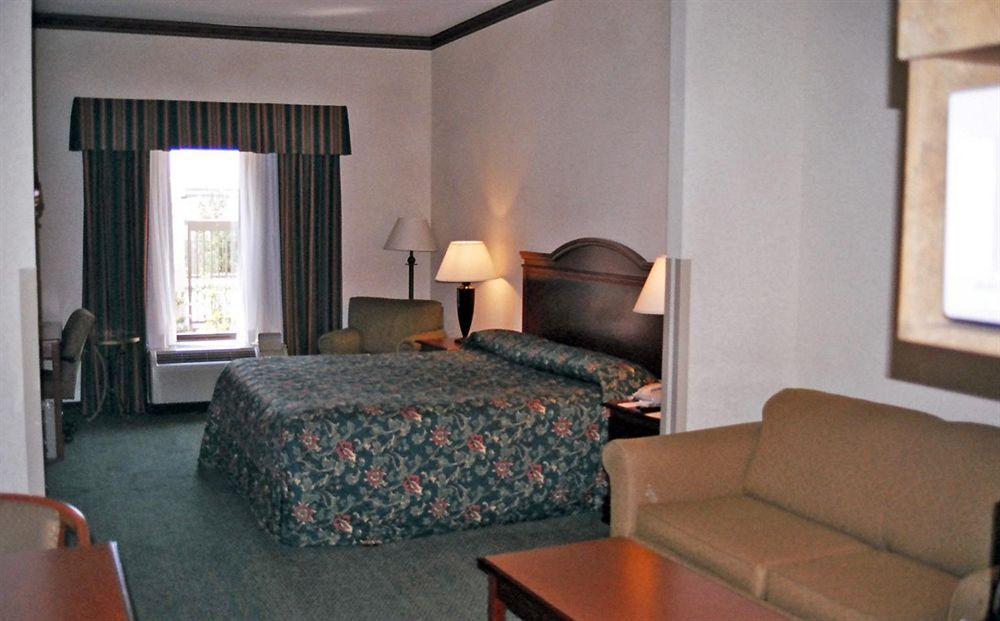 Holiday Inn Express Hotel & Suites Cleveland - Ms By Ihg Phòng bức ảnh