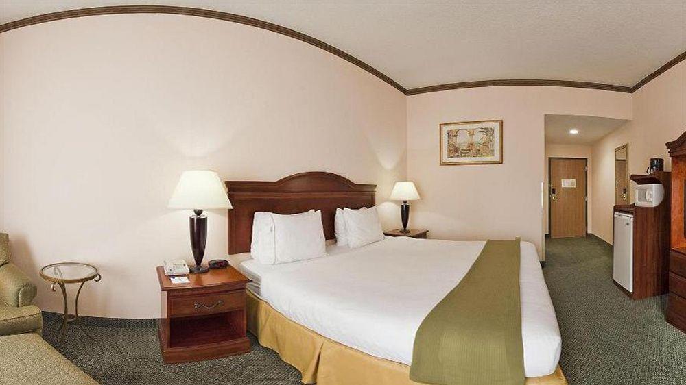 Holiday Inn Express Hotel & Suites Cleveland - Ms By Ihg Ngoại thất bức ảnh