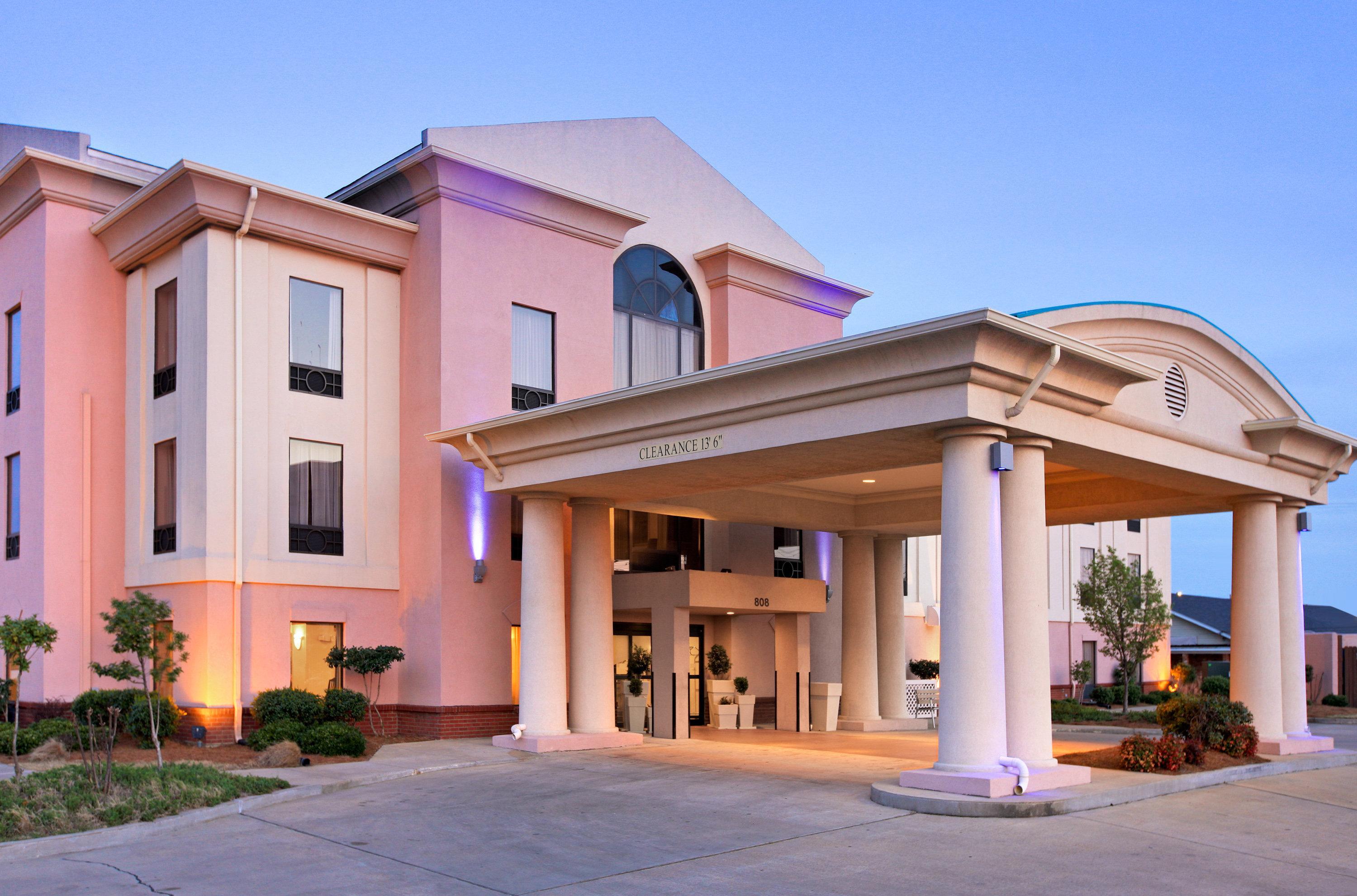 Holiday Inn Express Hotel & Suites Cleveland - Ms By Ihg Ngoại thất bức ảnh