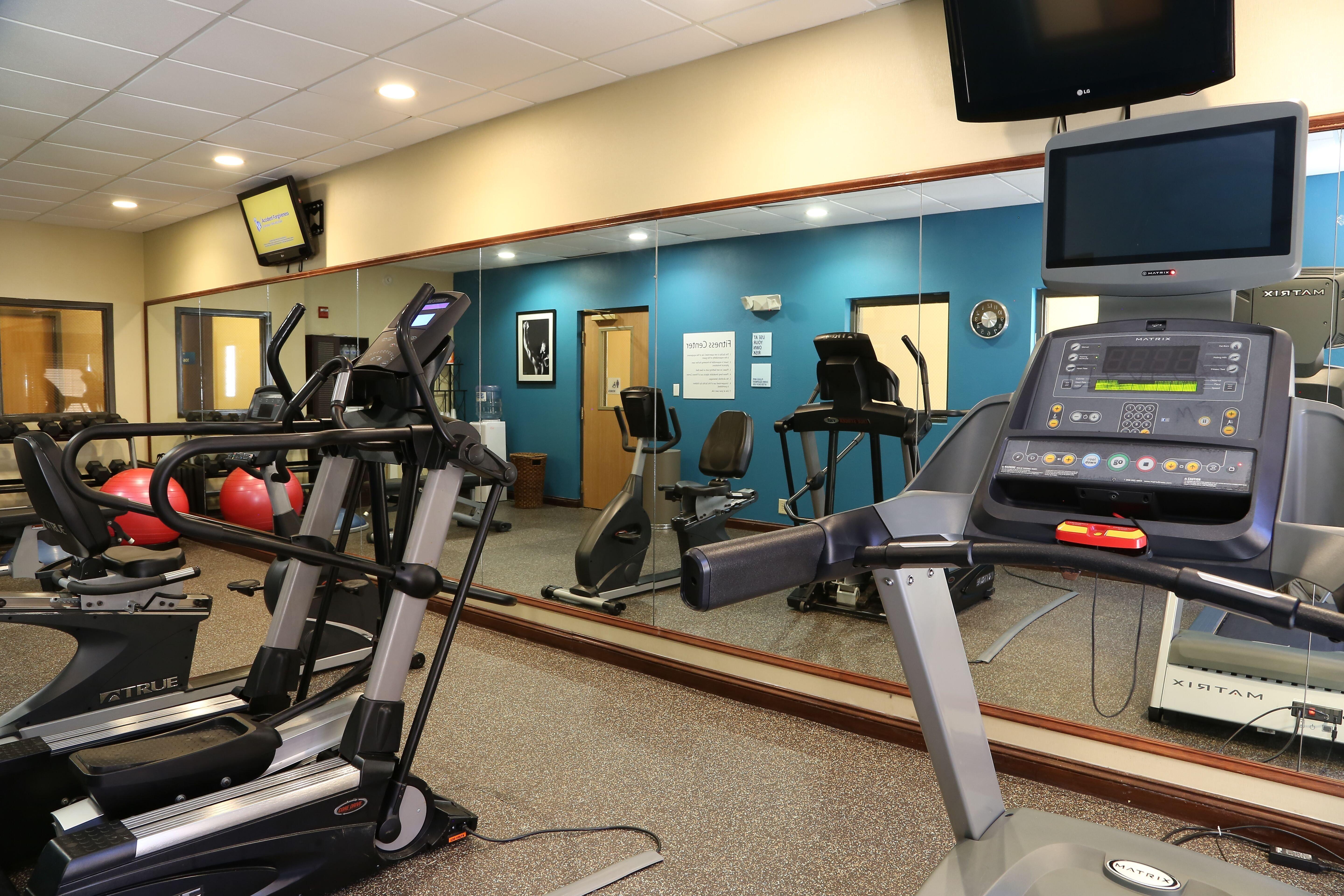 Holiday Inn Express Hotel & Suites Cleveland - Ms By Ihg Ngoại thất bức ảnh