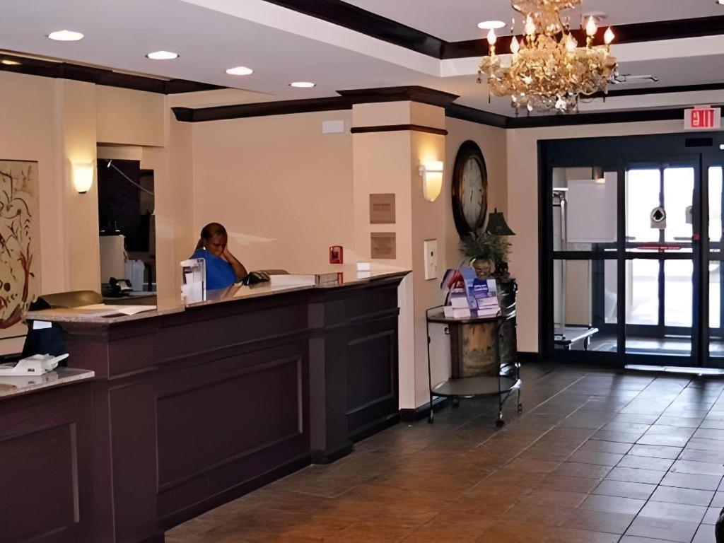 Holiday Inn Express Hotel & Suites Cleveland - Ms By Ihg Ngoại thất bức ảnh