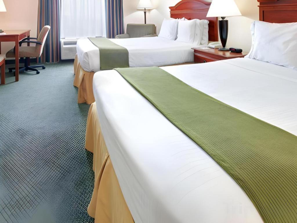 Holiday Inn Express Hotel & Suites Cleveland - Ms By Ihg Ngoại thất bức ảnh