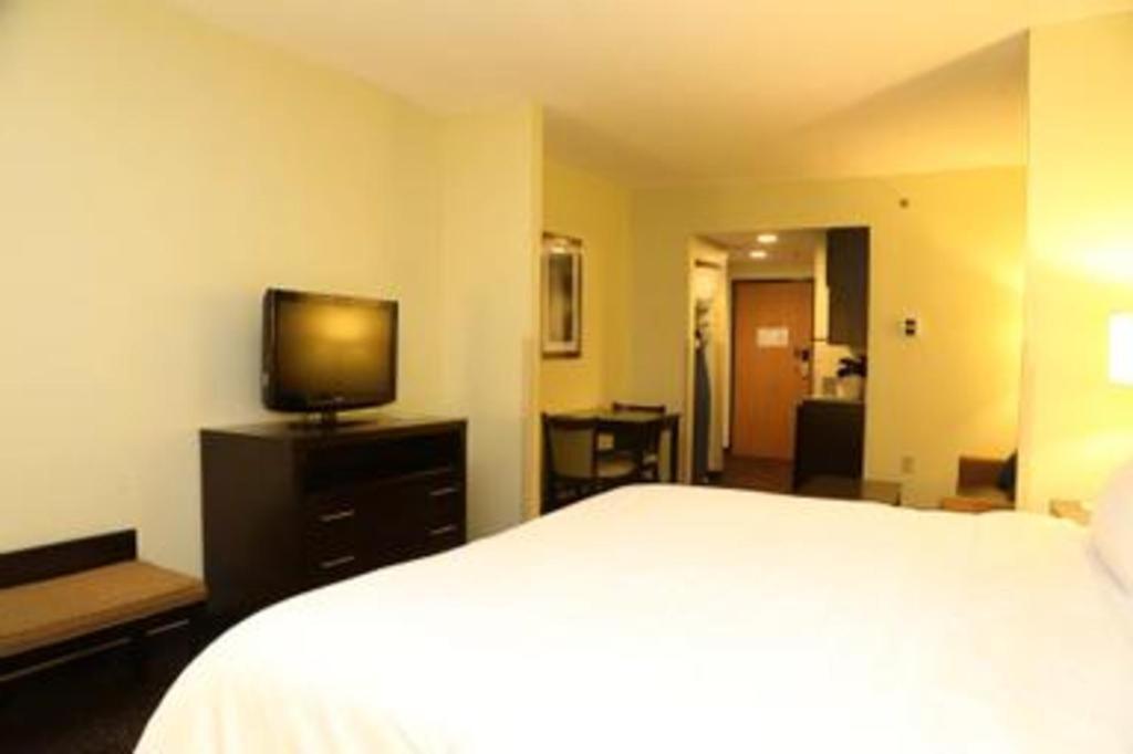 Holiday Inn Express Hotel & Suites Cleveland - Ms By Ihg Ngoại thất bức ảnh