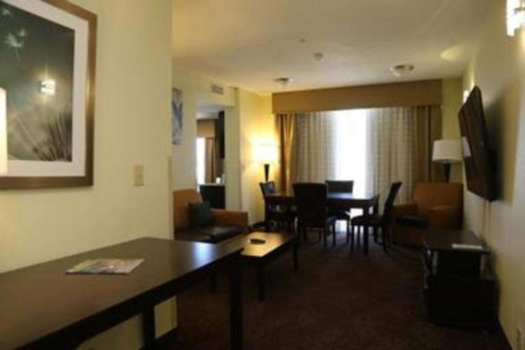 Holiday Inn Express Hotel & Suites Cleveland - Ms By Ihg Ngoại thất bức ảnh