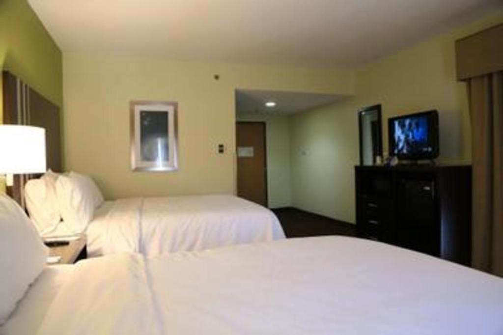 Holiday Inn Express Hotel & Suites Cleveland - Ms By Ihg Ngoại thất bức ảnh