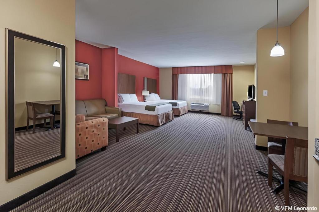 Holiday Inn Express Hotel & Suites Cleveland - Ms By Ihg Ngoại thất bức ảnh